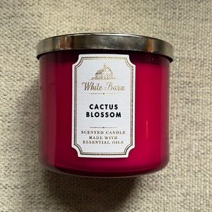 White Barn “new Scented Candle